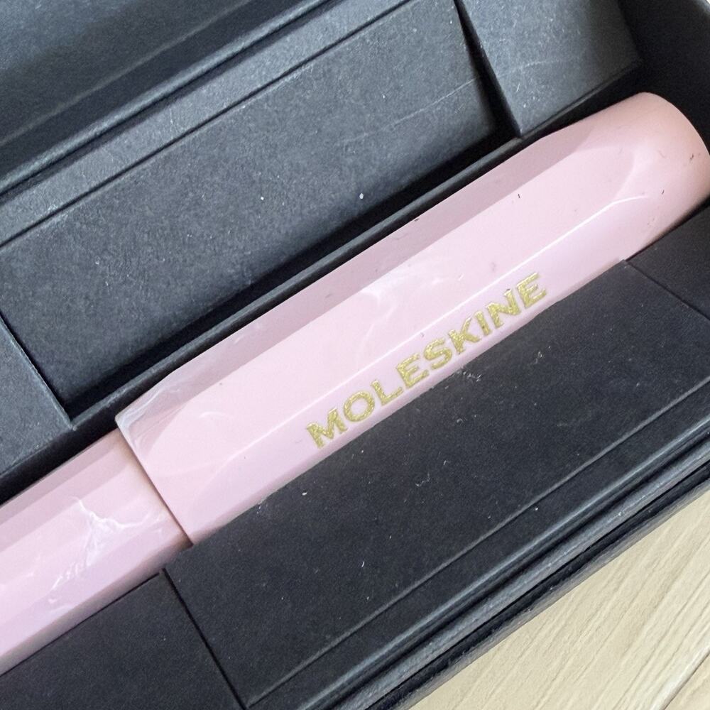 Moleskine x Kaweco Pink Rollerball Pen w/ Original Gift Box Rare Color - Picture 2 of 4